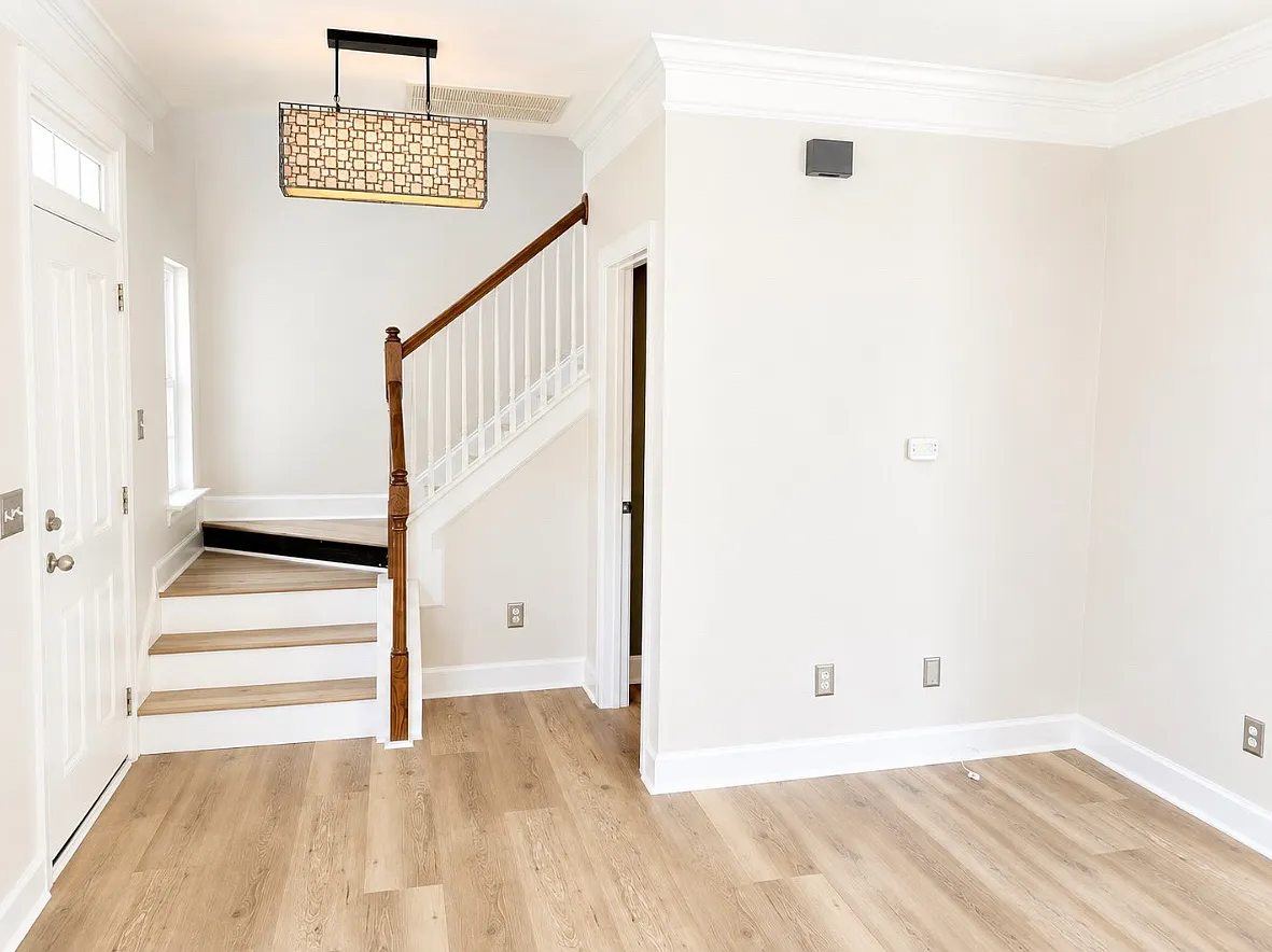 3 bed, 1608 sqft, $2,895 — Photo 4