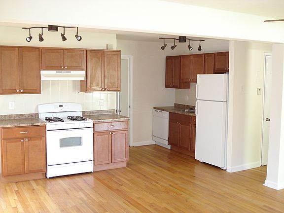 2nd image of 1559 82nd Blvd