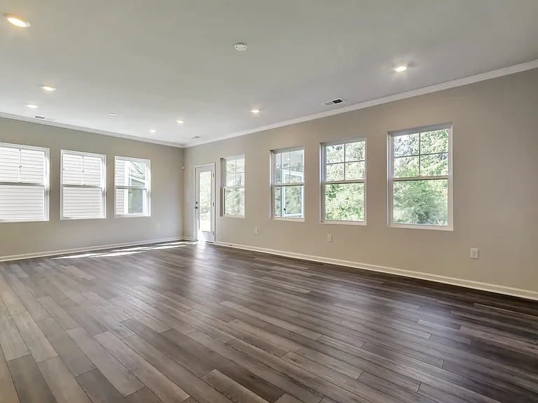 5714 Woodlawn Dr — Photo 5