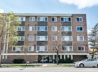 7120 N Sheridan Rd APT 201, Chicago, IL 60626