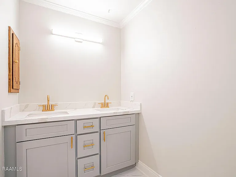 101 Van Dyke Ct — Photo 25