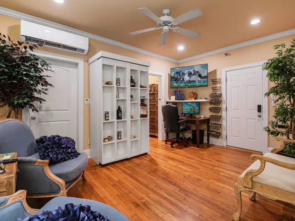 258 E High St APT 104, Lexington, KY 40507