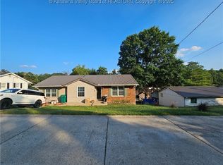 320 Evergreen Cir, Poca, WV 25159