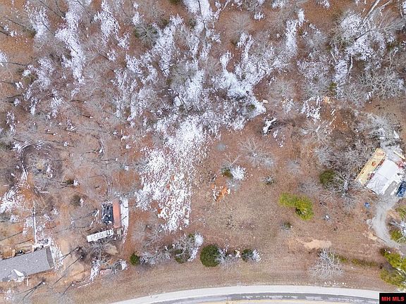 2nd image of 483 Oakwood Acres Cir