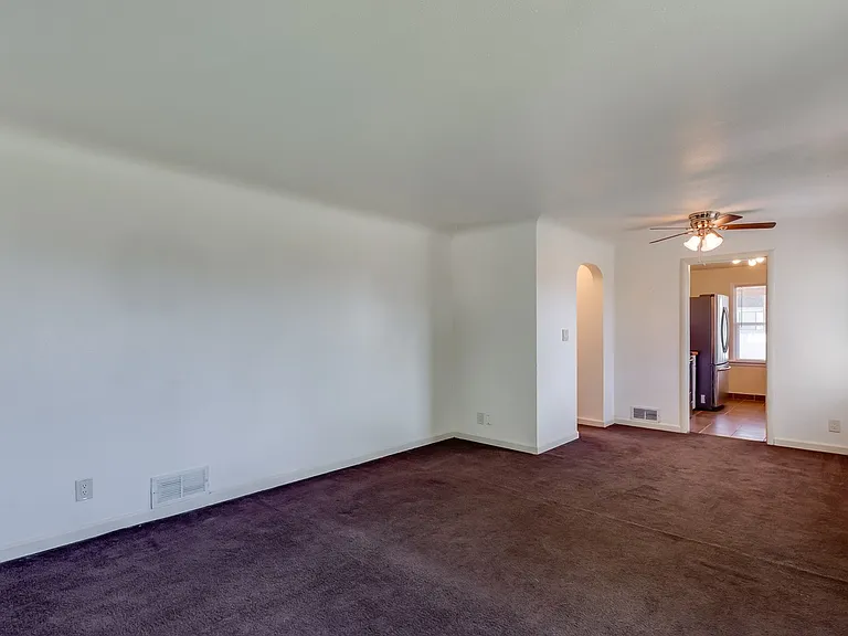1504 W Kiernan Ave — Photo 9