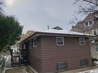 1204 20th St, Rock Island, IL 61201