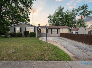 458 Shrewsbury St, Holland, OH