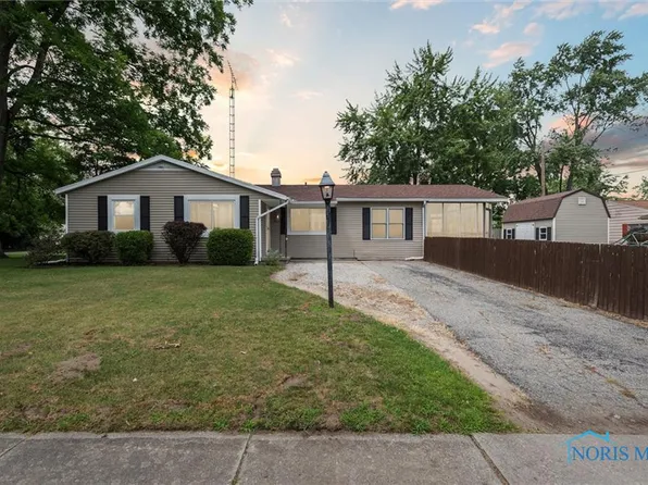 458 Shrewsbury St, Holland, OH 43528