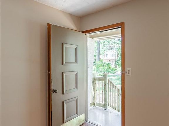 3rd image of 11401 Crestfield Dr SE