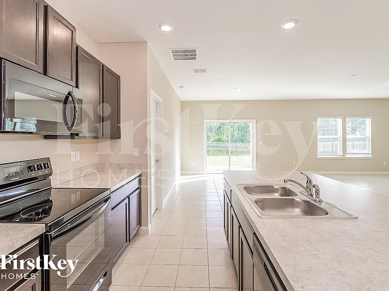 5689 Kellar Cir — Photo 8