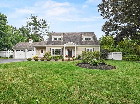 54 Cushing St, Hingham, MA 02043