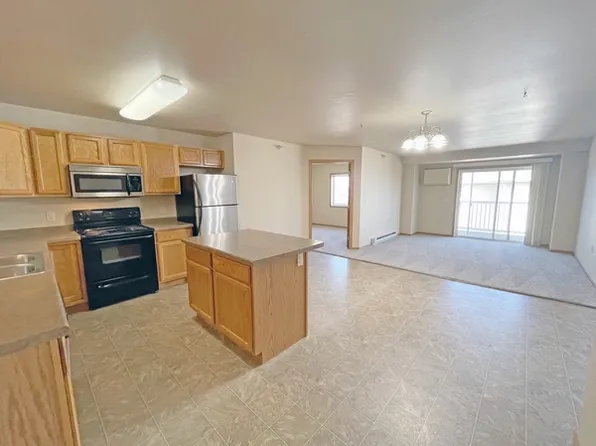 Elk Pointe Apartments, 2700 20th Ave SW #305, Minot, ND 58701