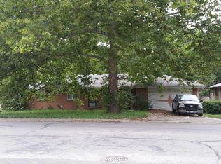 5808 N Broadway Ave, Kansas City, MO 64118