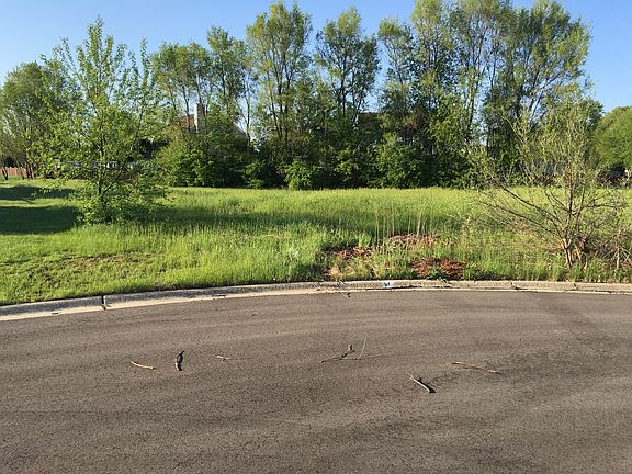 5th image of 814 Whitetail Dr