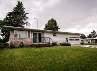 204 N 6th St, Plainview, NE 68769