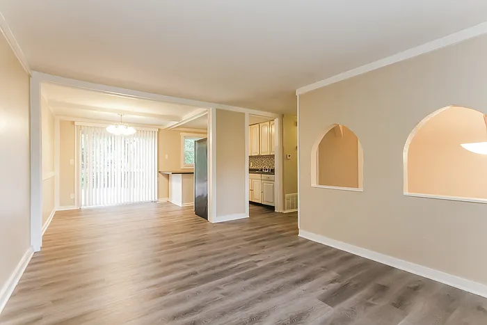 2226 Bernie Dr — Photo 4