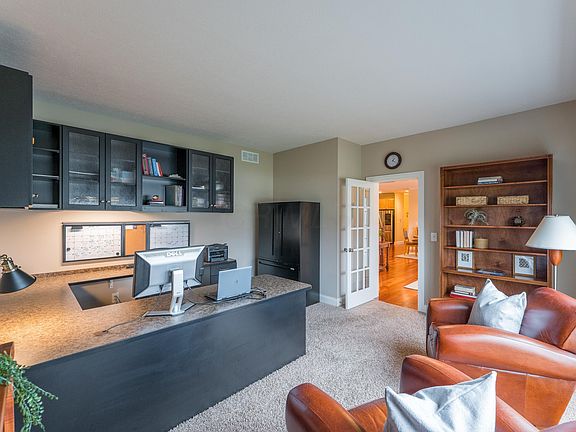 4th image of 6822 Sagestone Dr