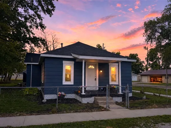 312 E Collett St, Oakwood, IL 61858
