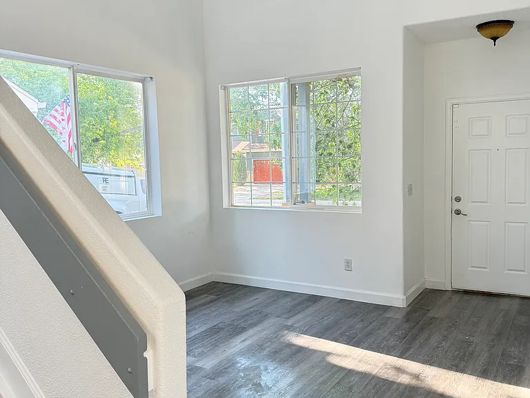 20518 E Lehigh Pl — Photo 2
