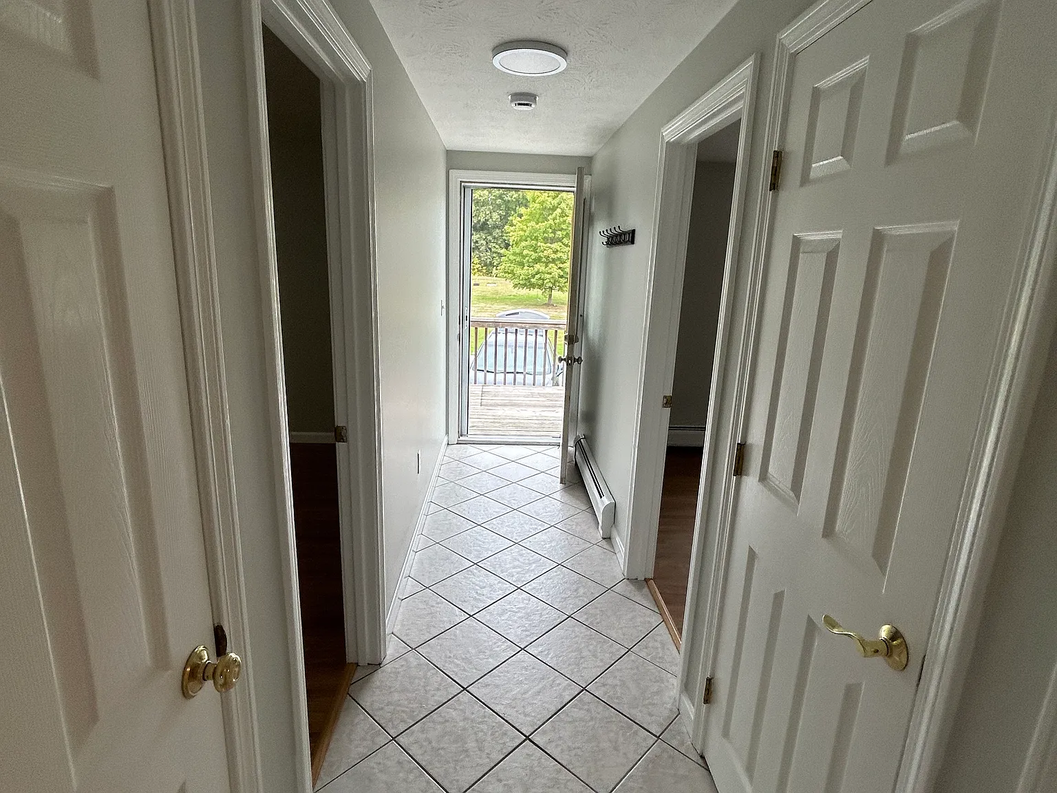 3 bed, 1300 sqft, $2,500 — Photo 1