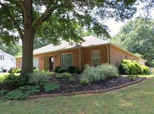 7986 Cross Ridge Dr, Germantown, TN 38138