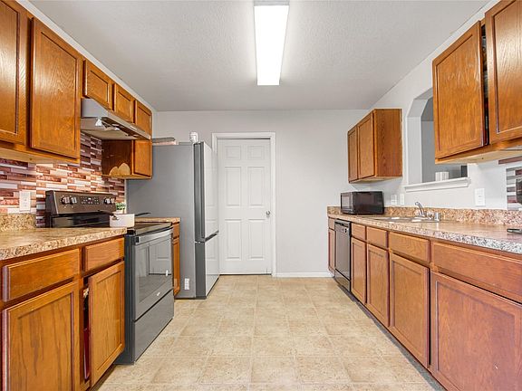 3rd image of 16435 Peyton Ridge Cir