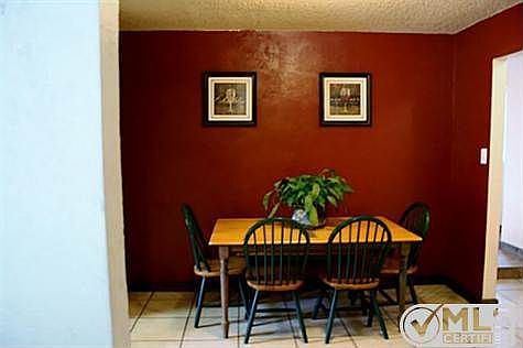 5th image of 220 Grand Meadow Dr