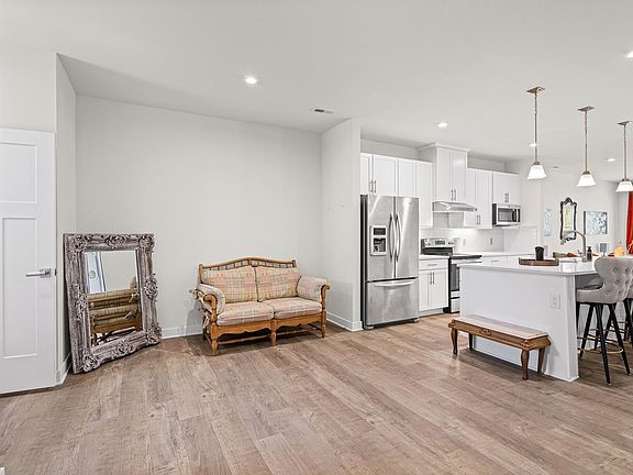 2nd image of 61 Moss Hollow Way