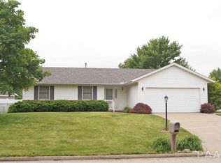 107 Linn St, East Peoria, IL 61611