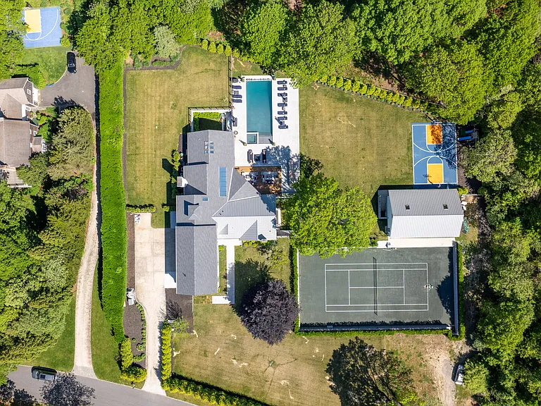 44 Greenleaf Ln — Photo 7