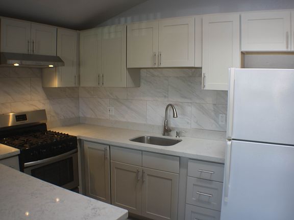 5th image of 3550 Carter Dr APT 29
