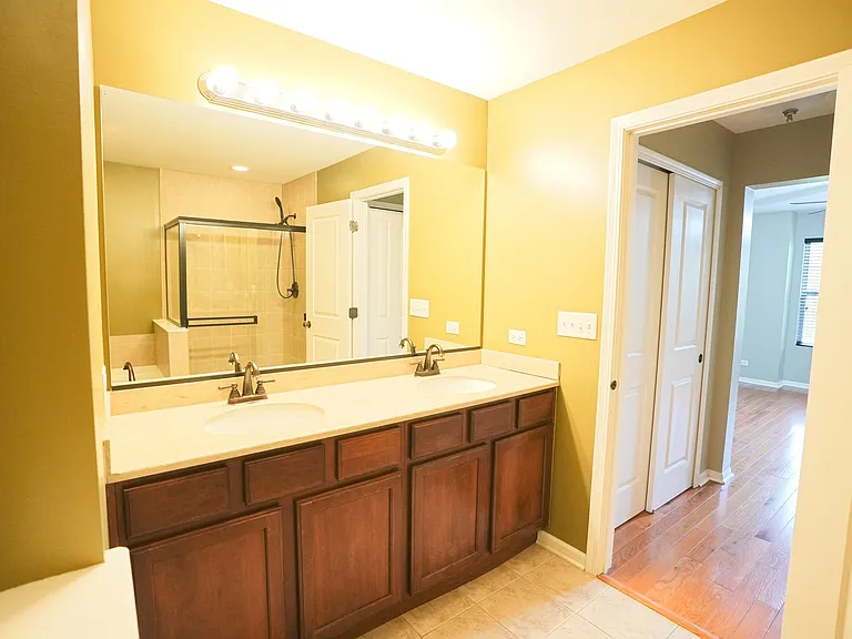 470 Grosvenor Ln #470 — Photo 12