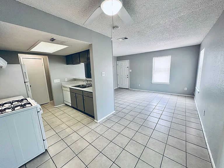 5305 Woodland Oaks Ct — Photo 17