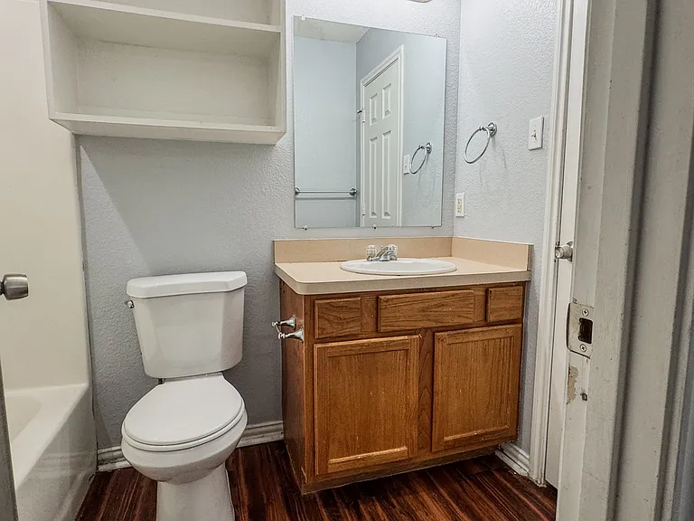 1712 Manor Garden Curv — Photo 13