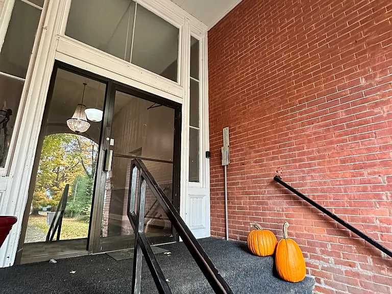 97 South Ave #8 — Photo 4