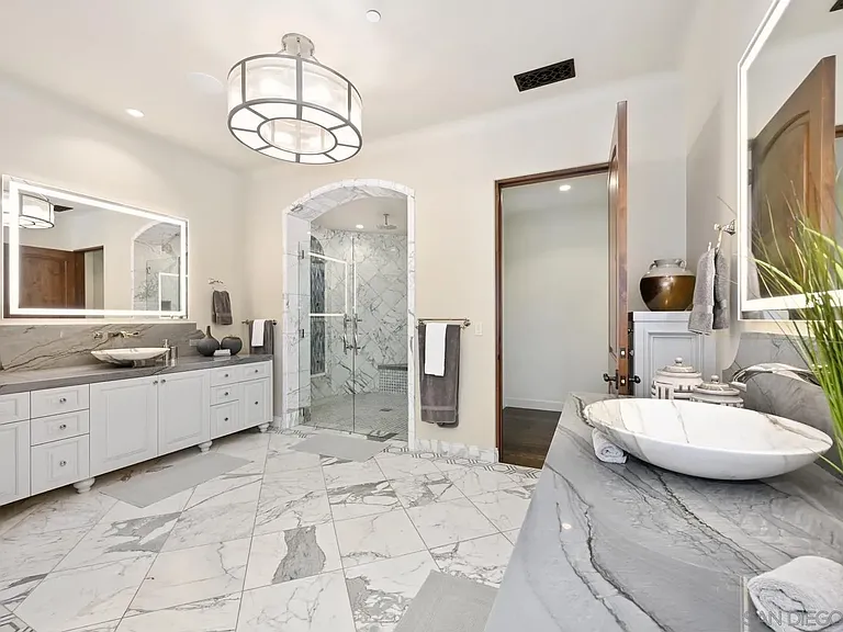 7031 Las Colinas — Photo 22