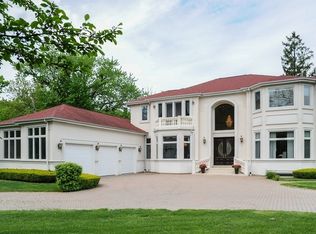 1850 Crescent Ct, Highland Park, IL 60035