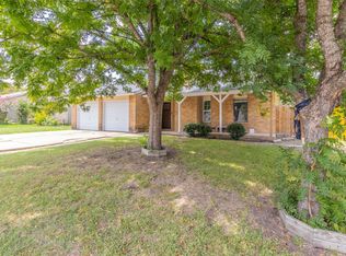 900 Lawnmont Dr, Round Rock, TX 78664