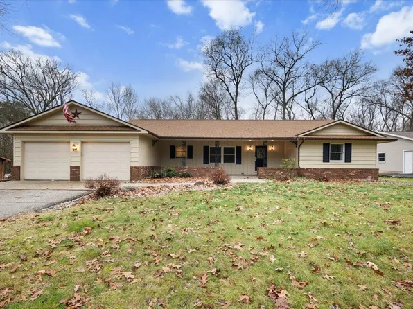 56088 Woodridge Rd, Three Rivers, MI 49093
