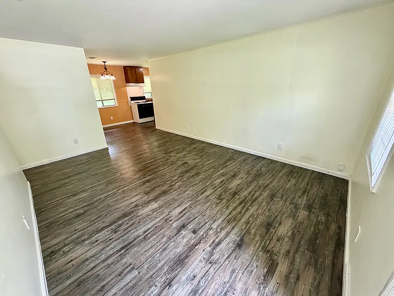326 West Ave — Photo 2