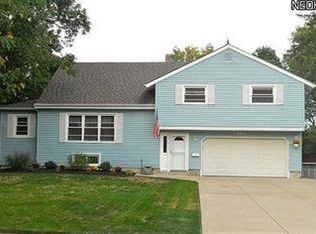 2033 Hermitage Dr, Twinsburg, OH 44087
