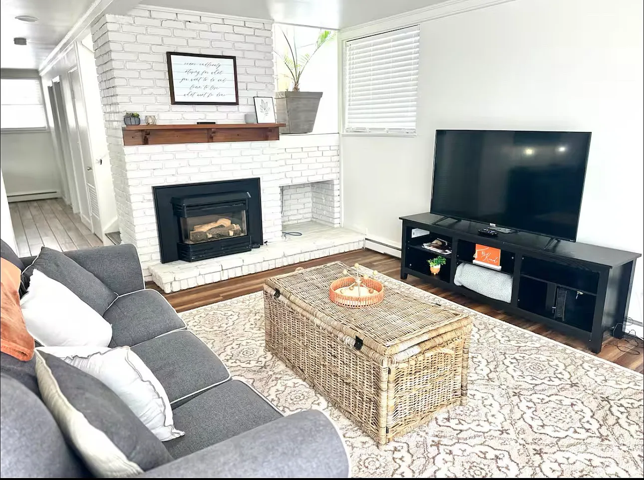3 bed, 2800 sqft, $2,750 — Photo 1
