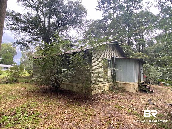 4th image of 96 Russell Ln