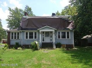 401 E Grand Ave, Carterville, IL 62918