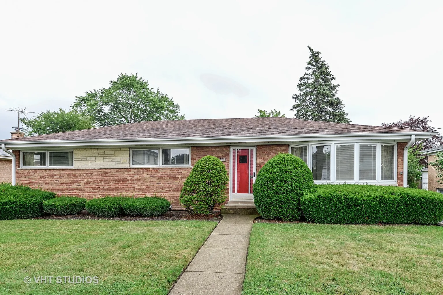 8923 Marion Ave photo 1