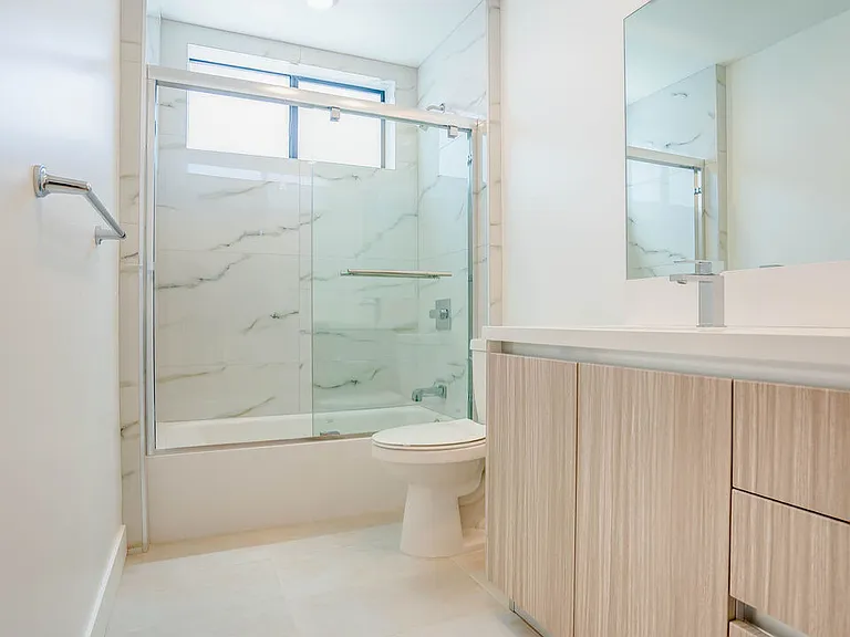 1540 S Hayworth Ave #203 — Photo 19