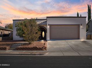 2076 Reina Dr, Las Cruces, NM 88007