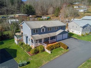 87 Pinellas Ln, Waynesville, NC 28785