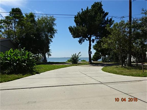 5th image of 2810 Bay Oaks Harbor Dr