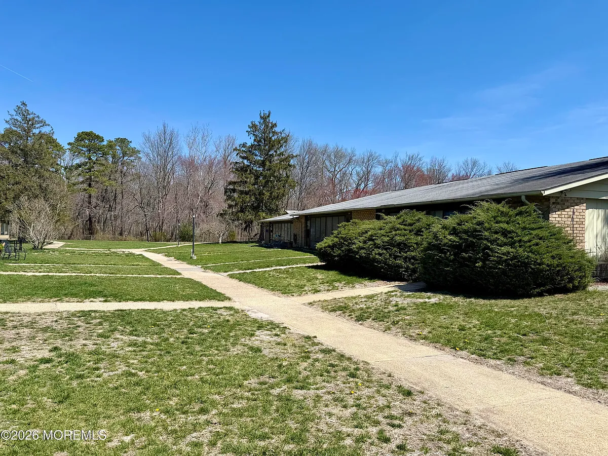 Building Photo - 20 Yorkshire Ct #D